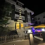 Lägenhetshotell Khan's
